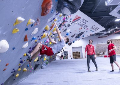 people take the discover climbing fundamentals class