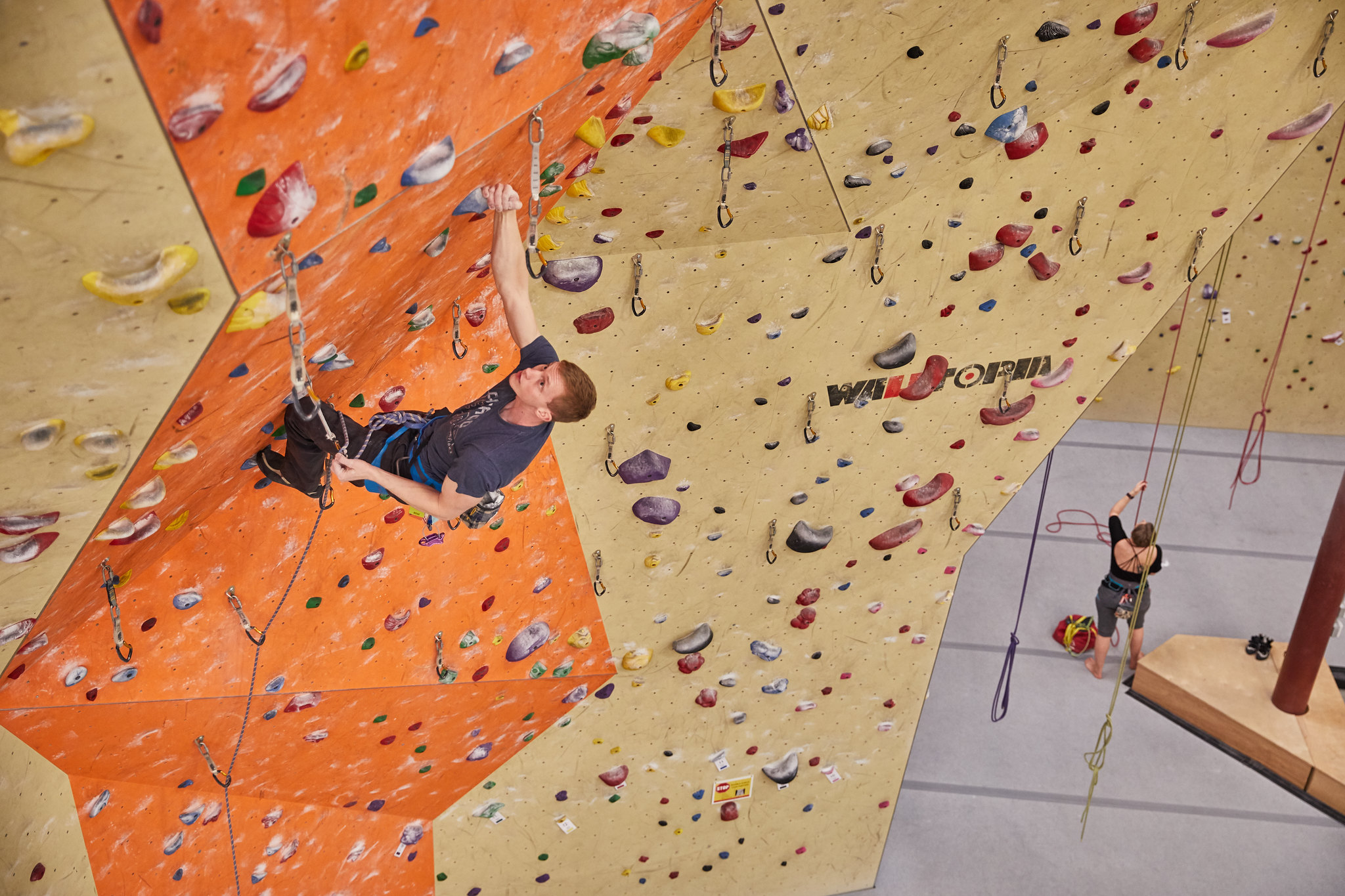 vertical adventures lead climber